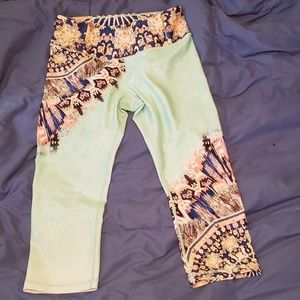 Calia by Carrie Underwood workout capri leggings